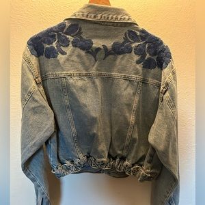 Free people denim jacket. Size Medium. Great condition with beautiful embroidery